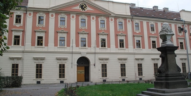 Jsme proti zřízení sídla Středoevropské univerzity (CEU)  v Praze