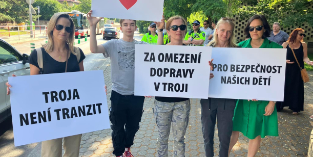 Petice za zajištění dopravní bezpečnosti a regulaci tranzitní dopravy v ulici Trojská